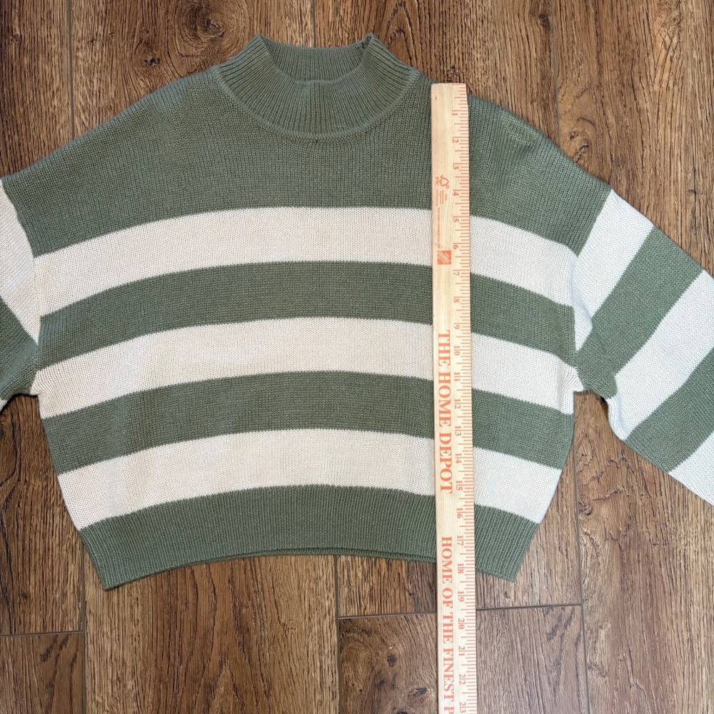H&M Divided Striped Mock Neck Sweater Green Cream Cropped Knit Pullover Womens M - Picture 5 of 10